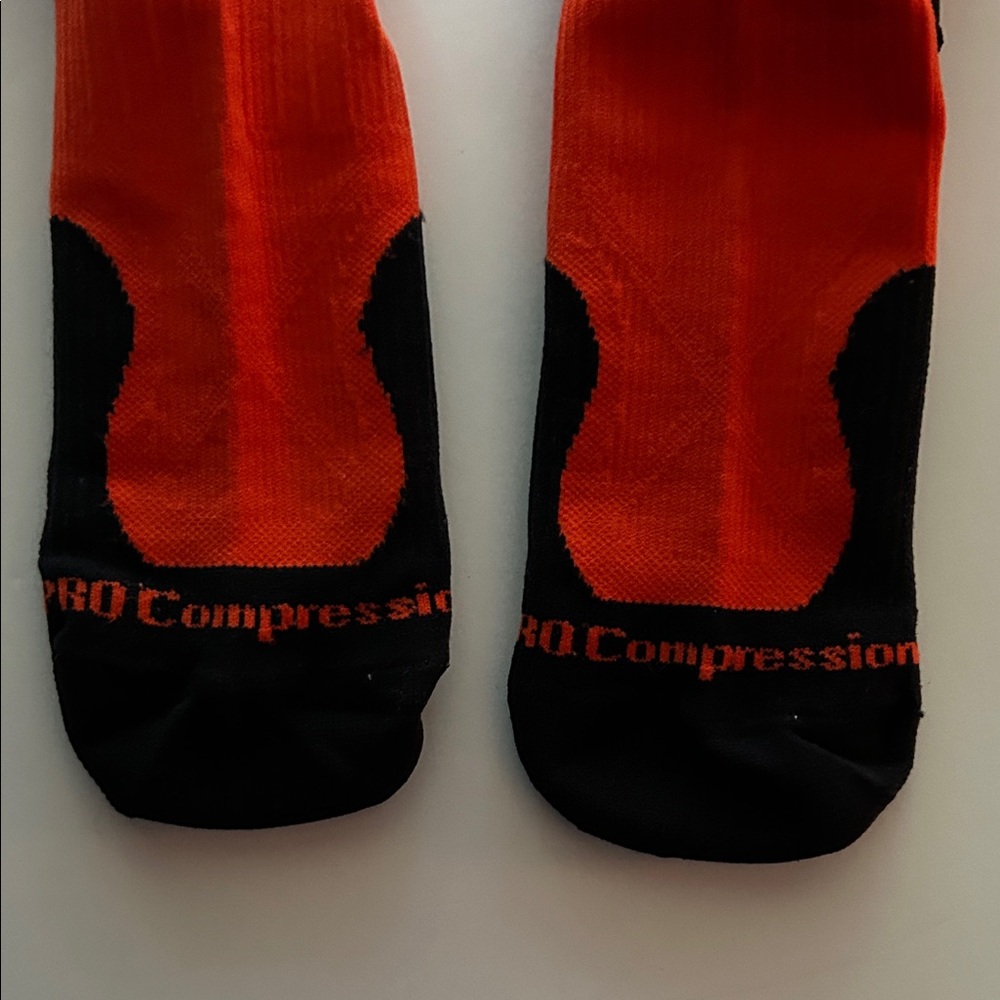 | Pro Compression | Knee-High Compression Socks - Picture 5 of 7